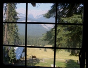 
Uitzicht vanuit de Beaverfoot Lodge op de Rockies van YoHo National Park.